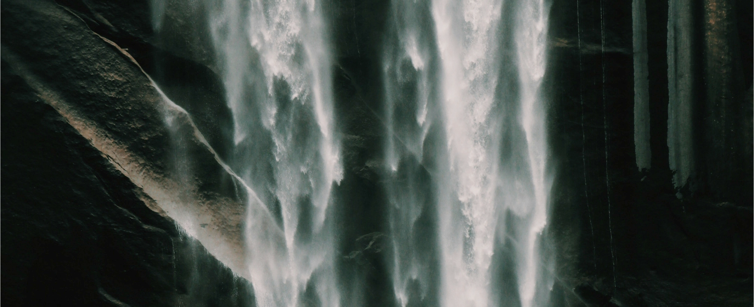 waterfall in yosemite falls